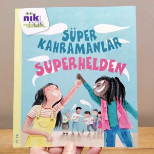 Superhelden tweetalig kinderboek metTurks cover